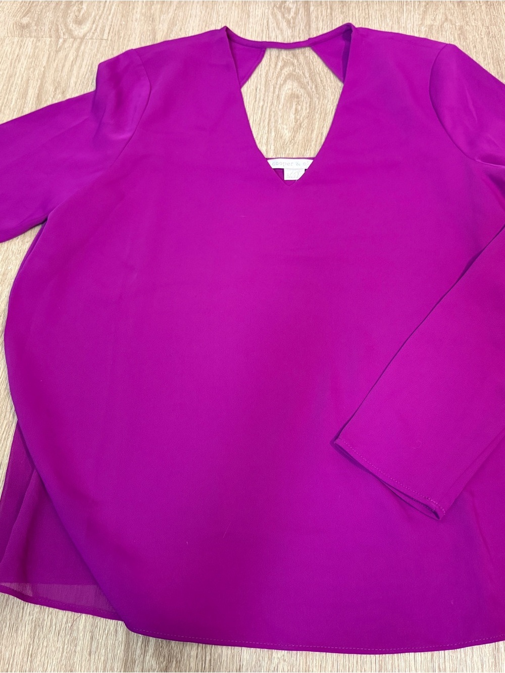 Never Worn Cooper & Ella Magenta V-Neck Blouse Size XS